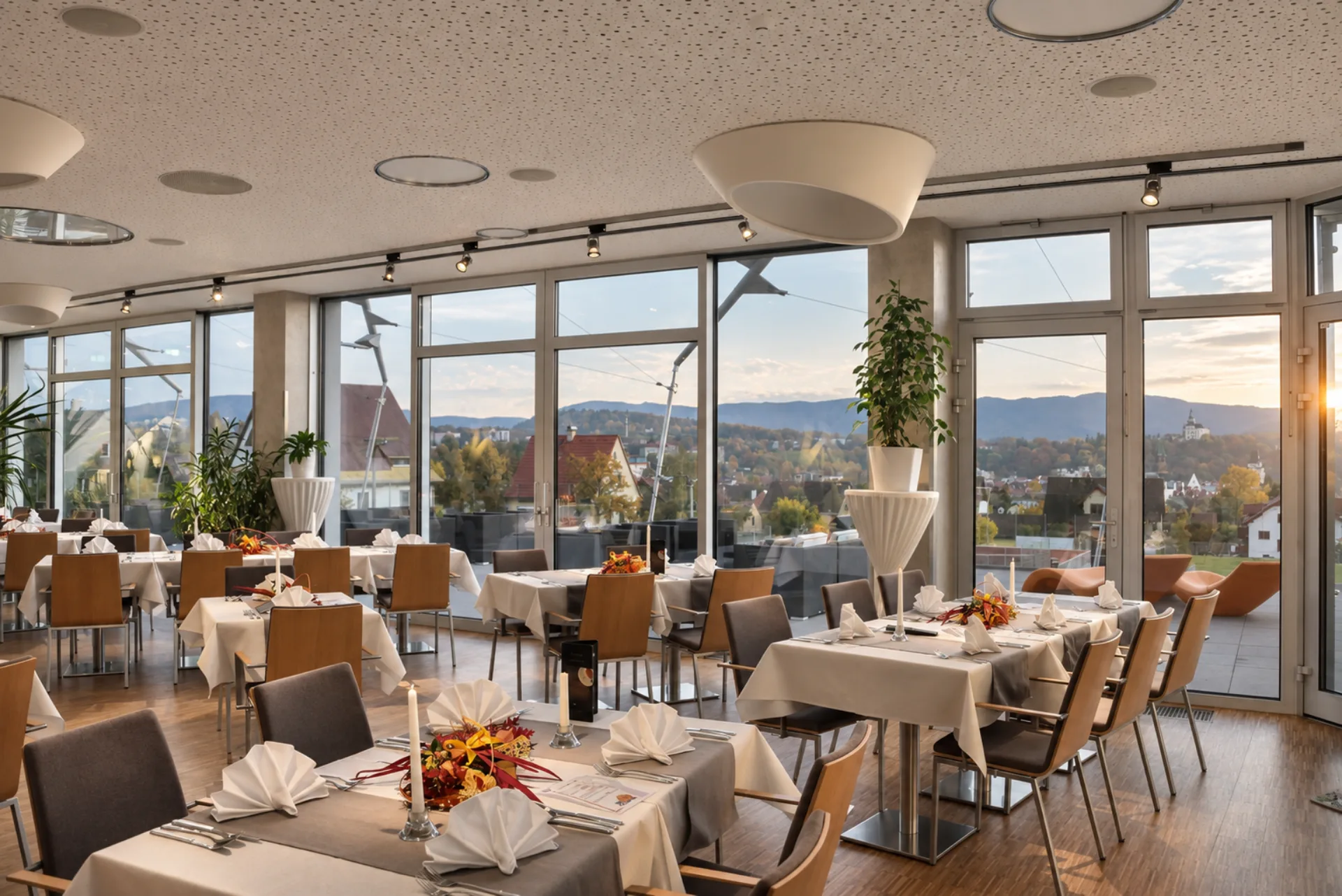 Restaurace Antonie Hotelu ve Frýdlantu s výhledem na Jizerské hory